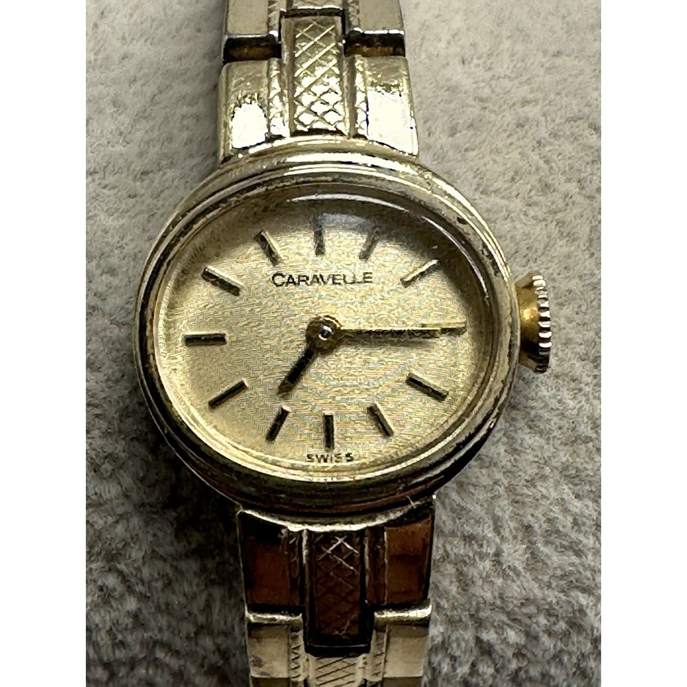 Caravelle N9‎ 1979 Ladies Manual Wind Watch Works 17MM 6.25" Gold Tone F47